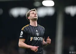 利物浦后卫因伤退出比赛，影响球队战绩的简单介绍