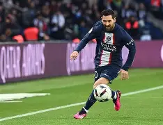 包含巴黎圣日耳曼重签内马尔，组建新阵容的词条