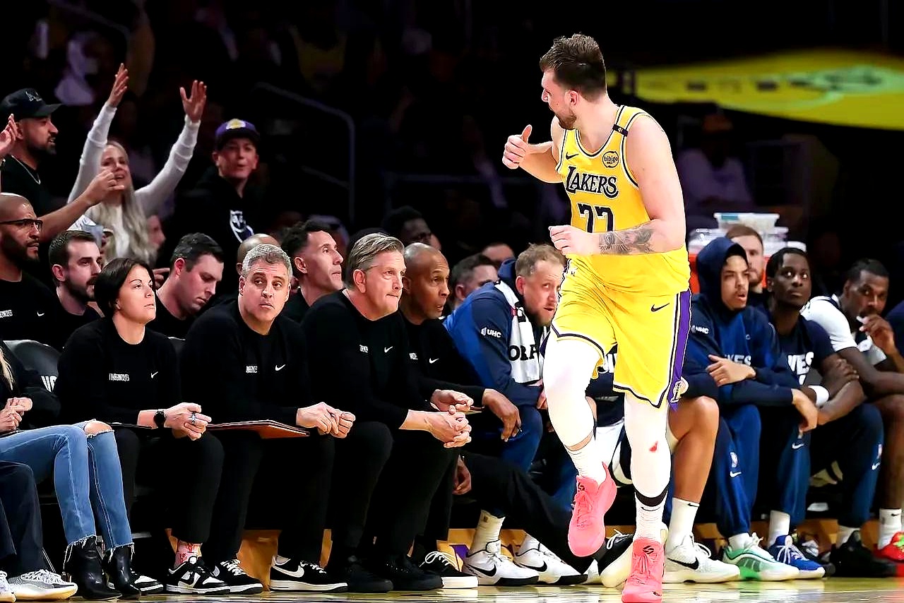 教练组调整战术,期望成为击败对手的秘密武器 教练组调整战术,期望成为击败对手的秘密武器